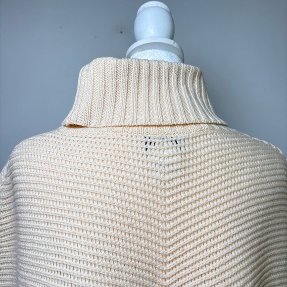 TALBOTS 100% Wool Ivory Cream Turtleneck Poncho with Fringe Made in Japan S/M - Picture 7 of 14